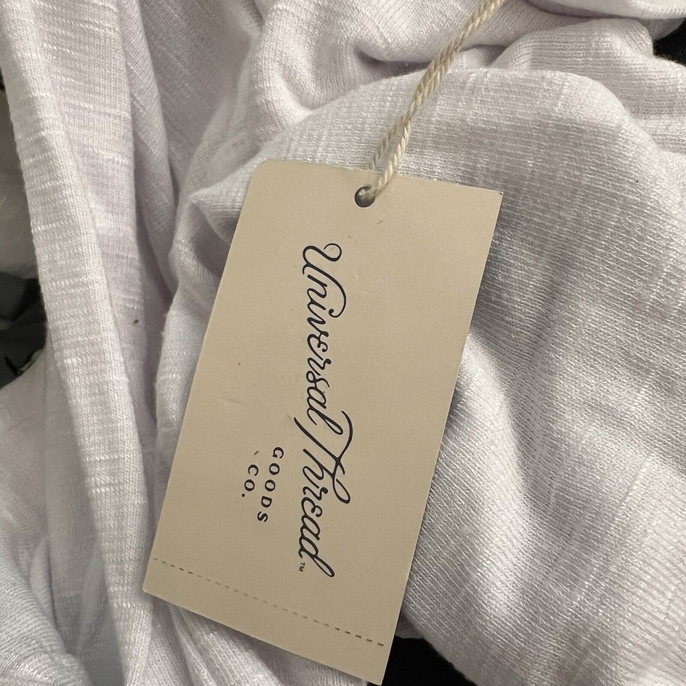 Fitted‎ Turtleneck White With Almost A Lined Texture Look Universal Thread Sz Xs